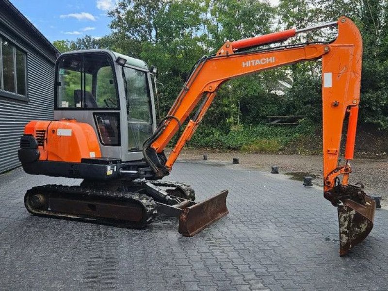 Baggerlader van het type Hitachi Ex 35, Gebrauchtmaschine in Scharsterbrug