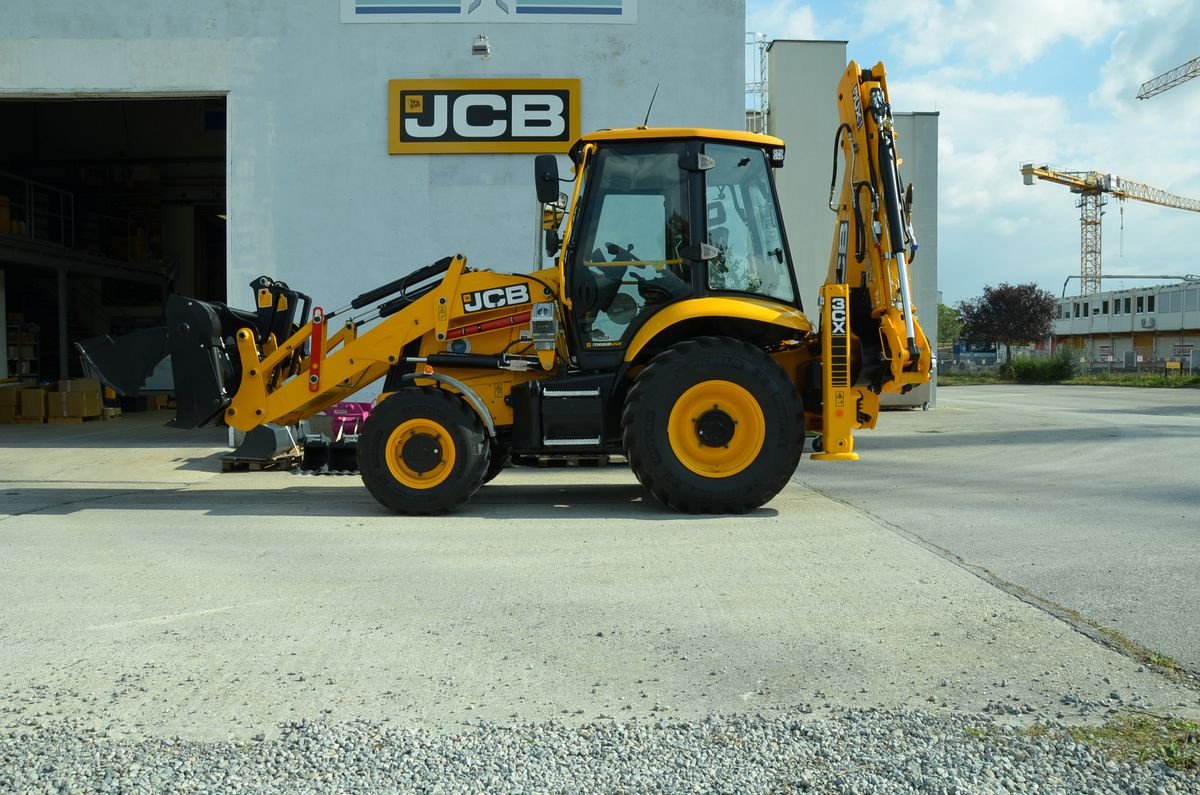 Baggerlader van het type JCB 3CX PLUS, Neumaschine in Wien (Foto 1)