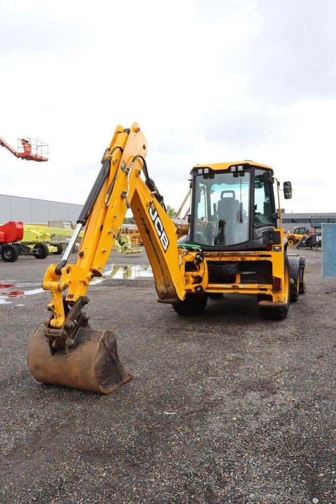 Baggerlader des Typs JCB 3CX SITEMASTER, Neumaschine in Antwerpen (Bild 7)