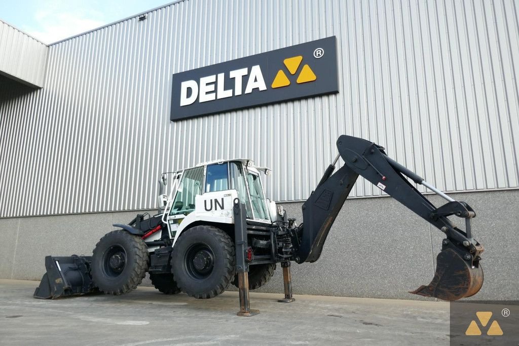 Baggerlader du type JCB 4CX 4WS Ex-army, Gebrauchtmaschine en Zevenbergen (Photo 3)