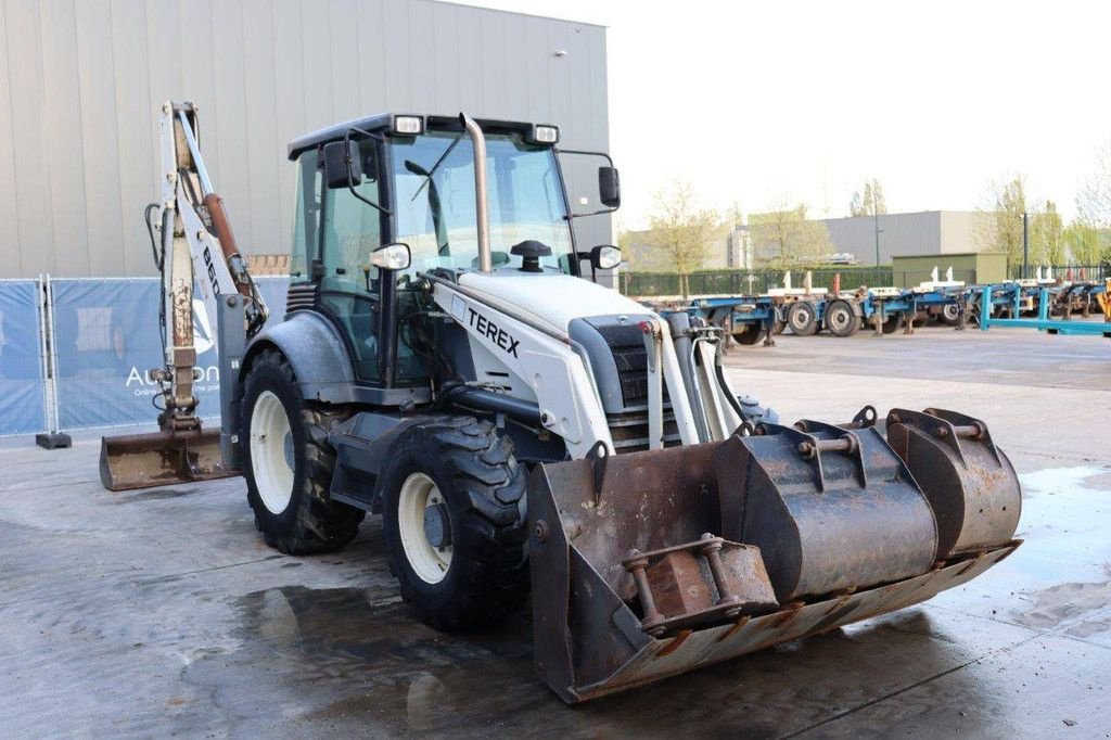 Baggerlader du type Terex 860, Gebrauchtmaschine en Antwerpen (Photo 8)