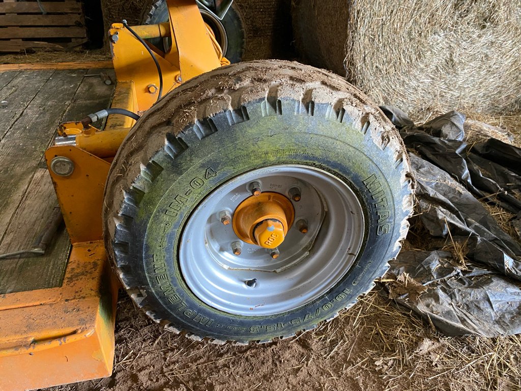 Ballensammelwagen типа Cochet POZOSSOL 450, Gebrauchtmaschine в PIERRE BUFFIERE (Фотография 5)