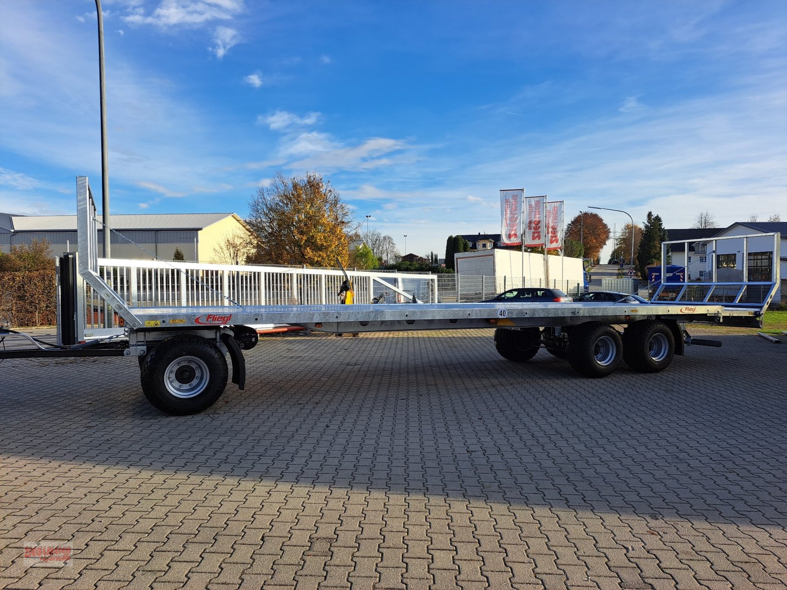 Ballensammelwagen of the type Fliegl DPW 180 B, Neumaschine in Rottenburg a.d. Laaber (Picture 1)