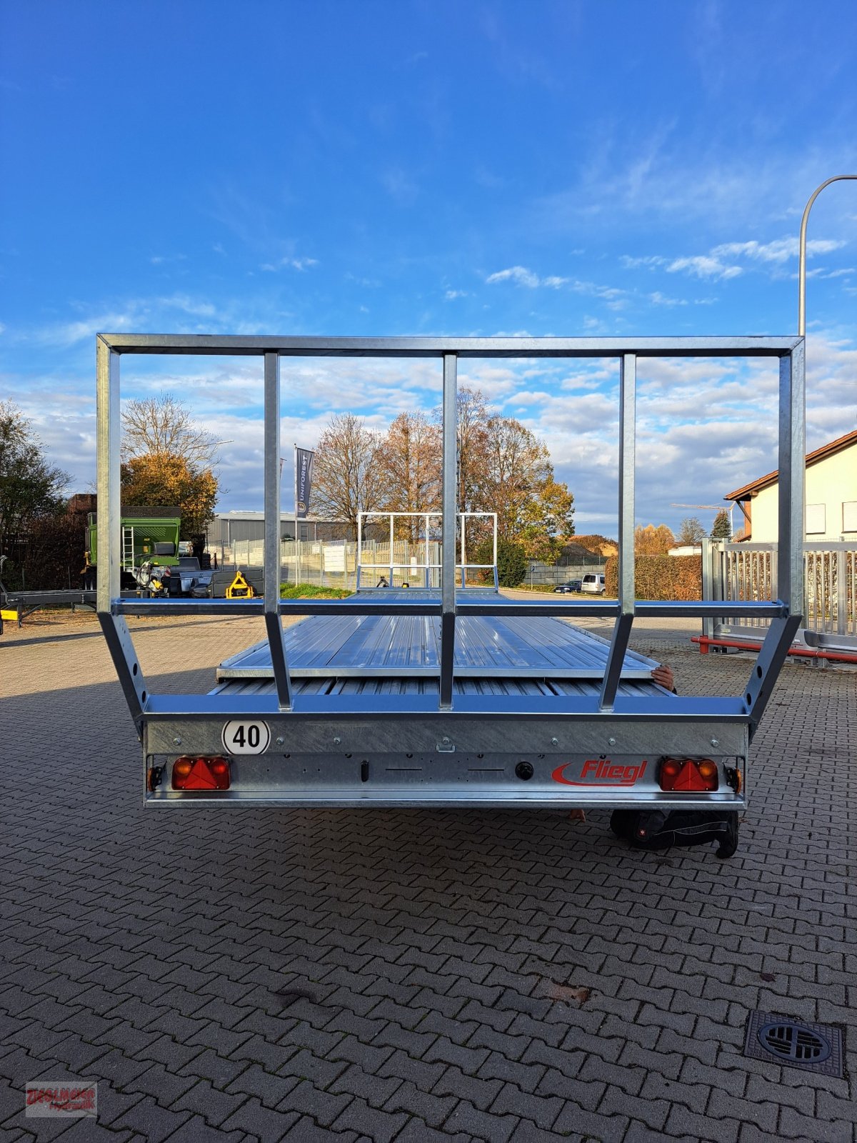 Ballensammelwagen des Typs Fliegl DPW 180 B, Neumaschine in Rottenburg a.d. Laaber (Bild 3)