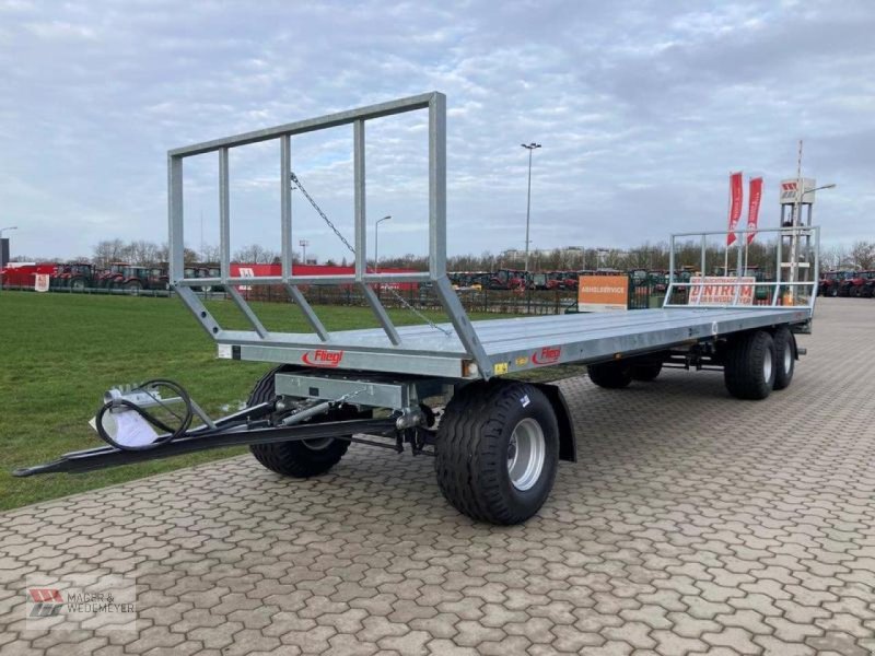 Ballensammelwagen van het type Fliegl DPW 180 B, Neumaschine in Oyten (Foto 1)