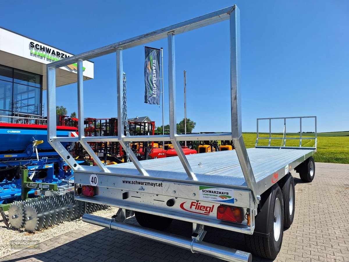 Ballensammelwagen van het type Fliegl DPW 240 40 KM/H, Neumaschine in Gampern (Foto 21)