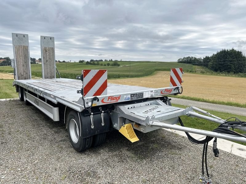 Ballensammelwagen Türe ait Fliegl DTS 300 P 3-Achs Tieflade Anhänger, Gebrauchtmaschine içinde St. Marienkirchen (resim 2)