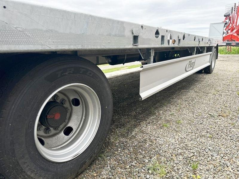 Ballensammelwagen Türe ait Fliegl DTS 300 P 3-Achs Tieflade Anhänger, Gebrauchtmaschine içinde St. Marienkirchen (resim 10)