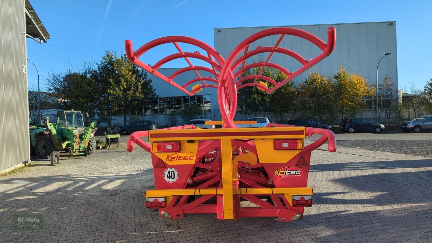 Ballensammelwagen van het type Keltec Keltec kein Wilson, Neumaschine in Borgholzhausen (Foto 4)