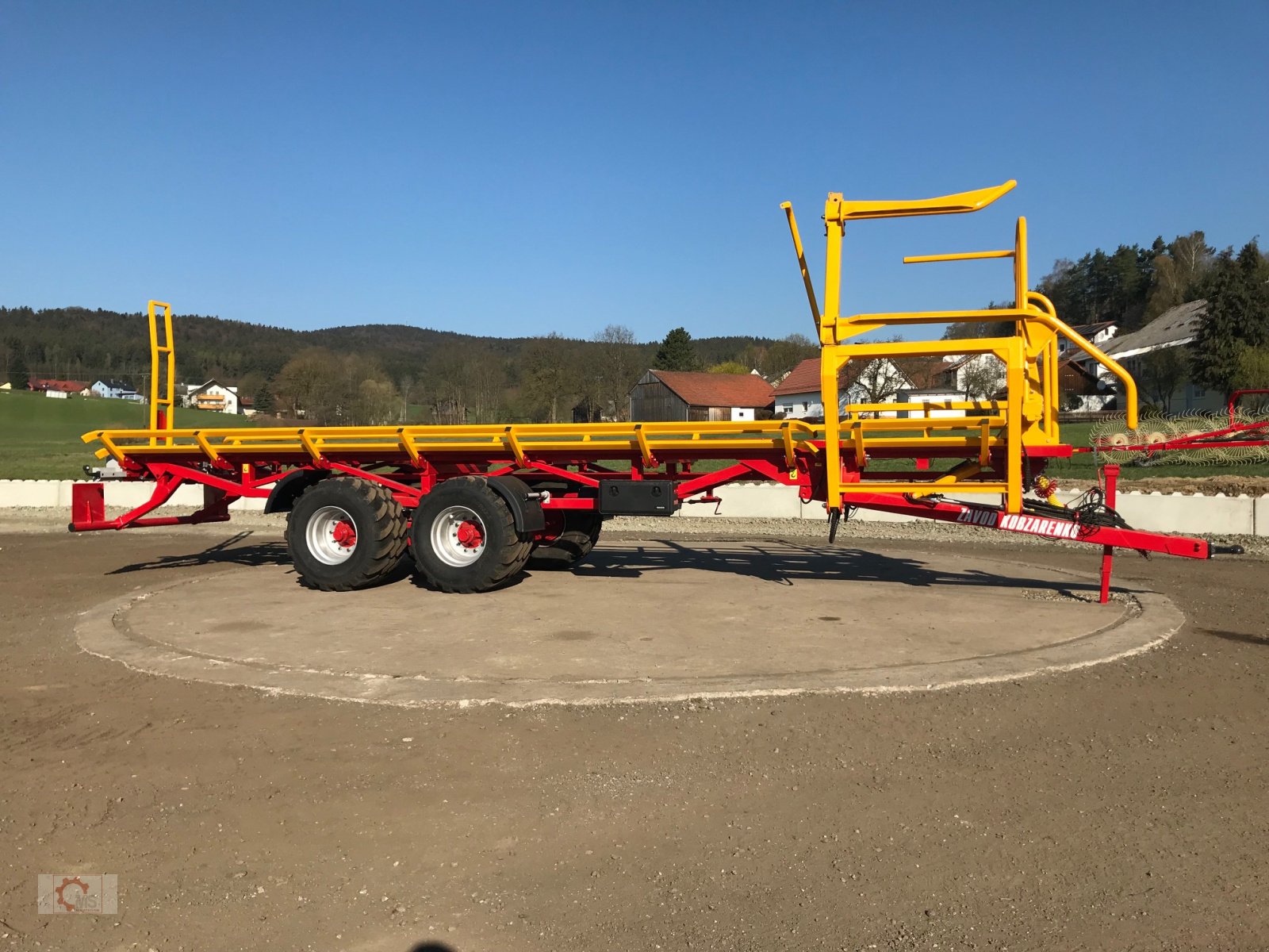 Ballensammelwagen des Typs Kobzarenko PT-21 Selbstlader, Neumaschine in Tiefenbach (Bild 8)