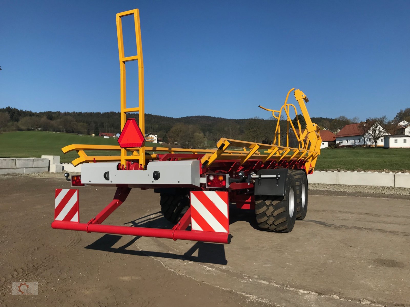 Ballensammelwagen des Typs Kobzarenko PT-21 Selbstlader, Neumaschine in Tiefenbach (Bild 12)