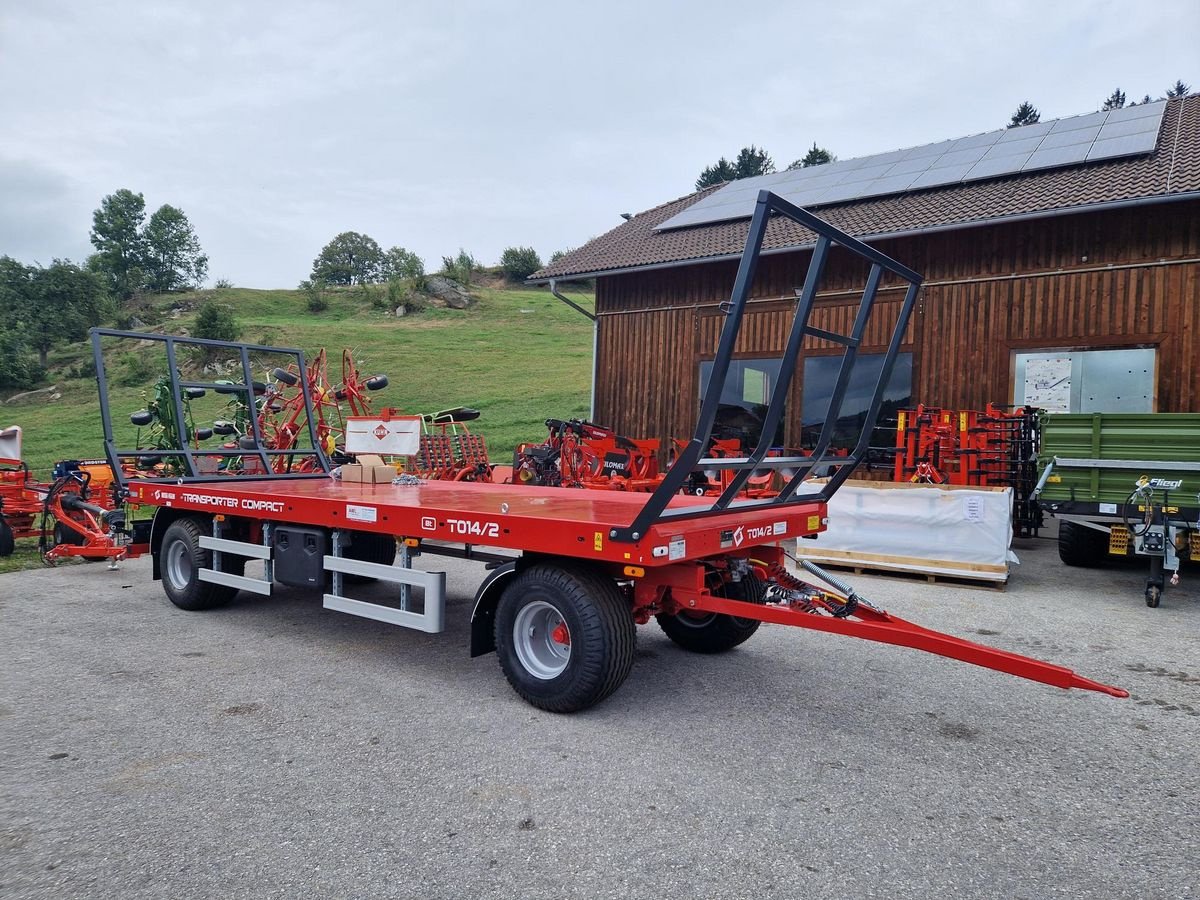 Ballensammelwagen des Typs Metal-Fach T 014/2, Neumaschine in Grünbach (Bild 1)