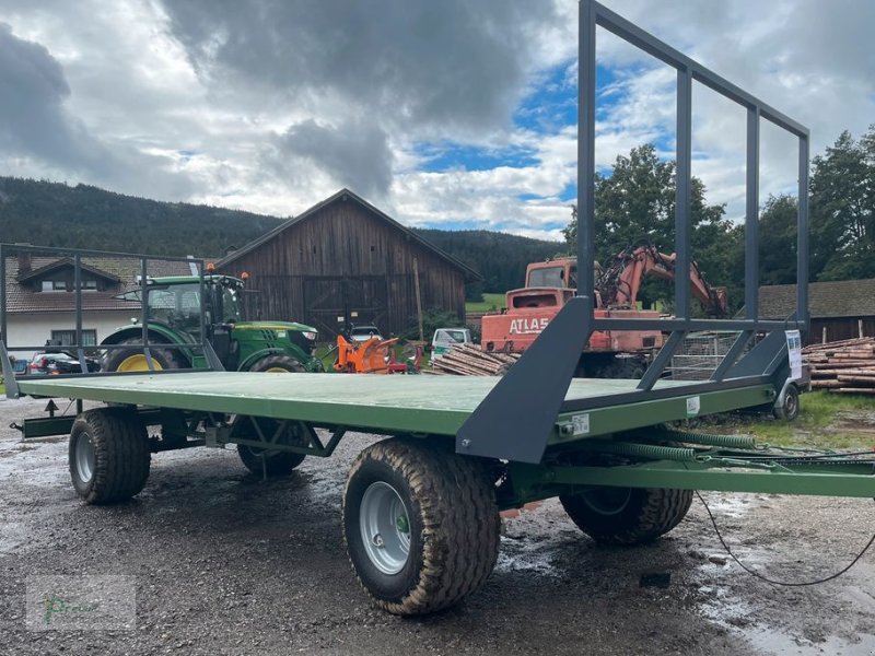 Ballensammelwagen des Typs PreissTec RBW10, Neumaschine in Bad Kötzting (Bild 1)