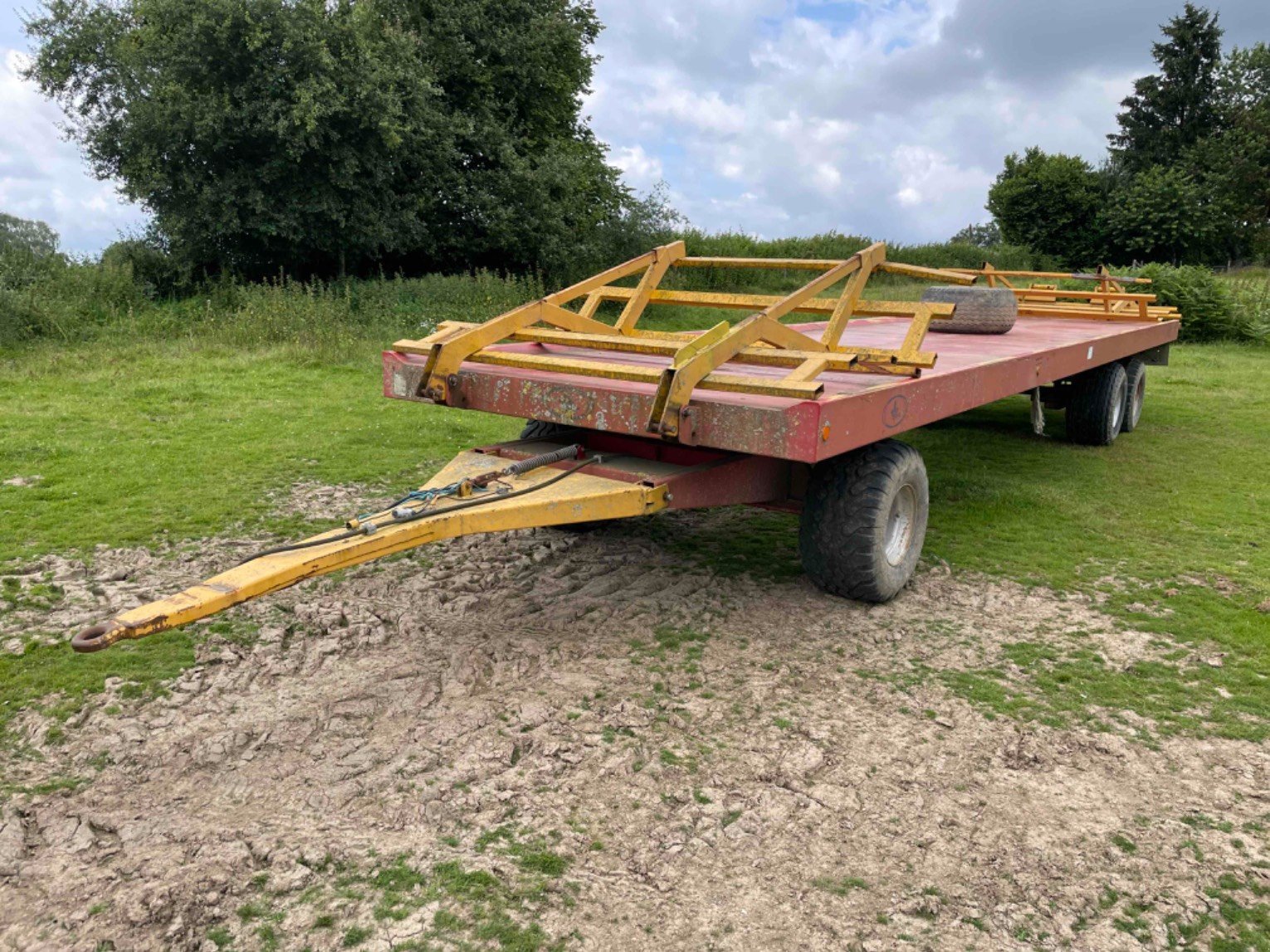 Ballensammelwagen van het type Sonstige Plateau fourrager VPP10 Satene, Gebrauchtmaschine in LA SOUTERRAINE (Foto 1)