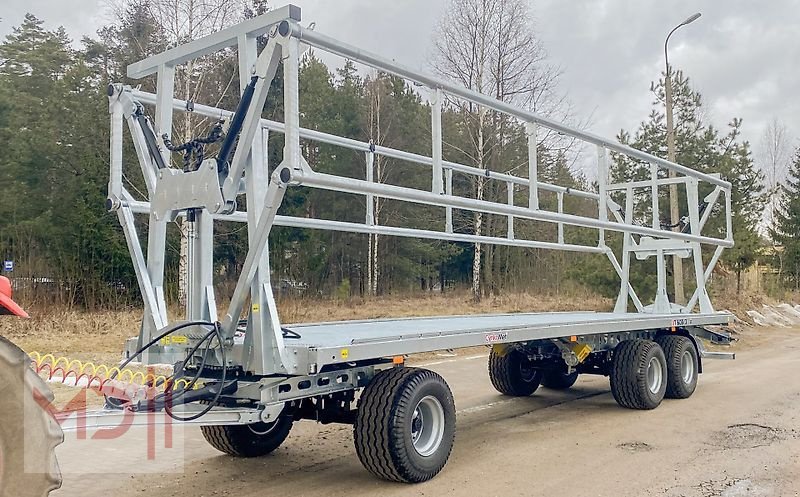 Ballentransportwagen van het type MD Landmaschinen CM Ballenwagen T 608 /3L- 19T  mit hydraulischer Ladungssicherung, Neumaschine in Zeven (Foto 1)