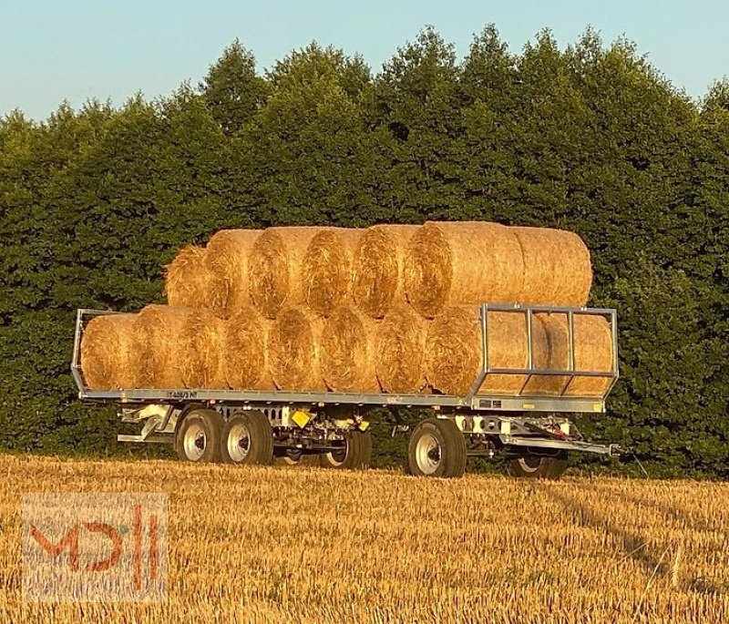 Ballentransportwagen of the type MD Landmaschinen CM Ballenwagen T-608/3L 19t, Neumaschine in Zeven (Picture 1)