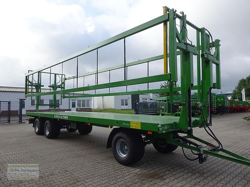 Ballentransportwagen del tipo PRONAR 3-achs Ballenwagen TO 26 M einschl.  hydr. Ladungssicherung, 18 to, NEU, Neumaschine en Itterbeck (Imagen 1)