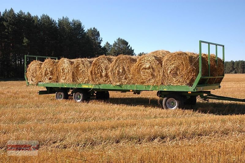 Ballentransportwagen van het type PRONAR T 023, Neumaschine in Ostheim/Rhön (Foto 2)