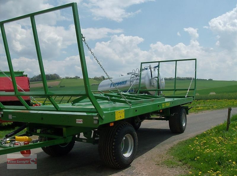 Ballentransportwagen du type PRONAR T 025M, Neumaschine en Ostheim/Rhön (Photo 2)