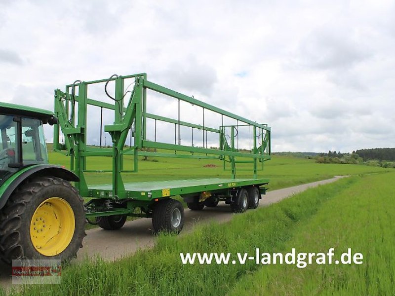 Ballentransportwagen van het type PRONAR T 026 M Hydraulische Ladungssicherung 18 to, Neumaschine in Ostheim/Rhön (Foto 1)