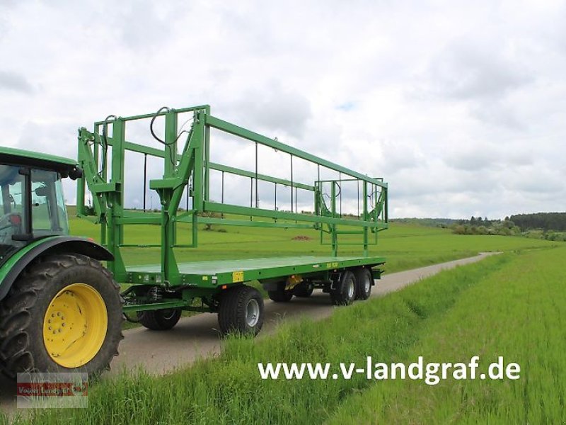 Ballentransportwagen van het type PRONAR T 026 M Hydraulische Ladungssicherung, Neumaschine in Ostheim/Rhön (Foto 1)