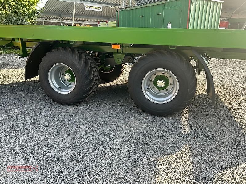 Ballentransportwagen du type PRONAR T 026, Neumaschine en Ostheim/Rhön (Photo 2)