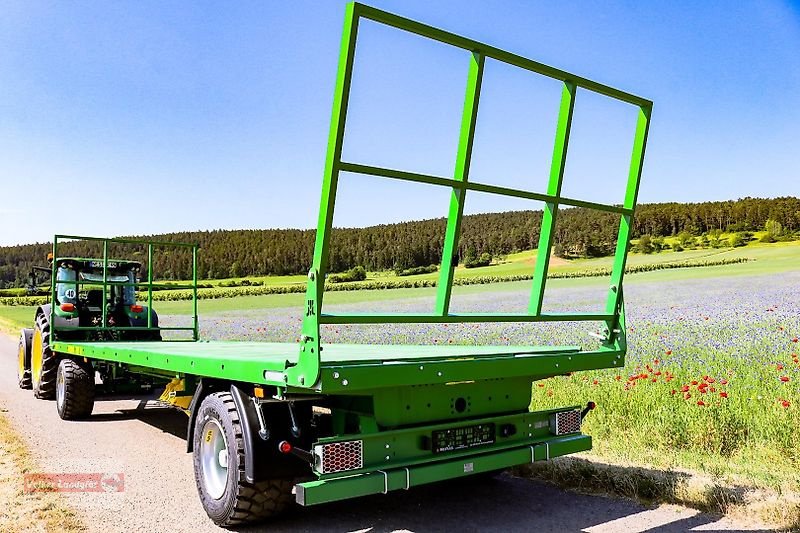 Ballentransportwagen van het type PRONAR T 027M, Neumaschine in Ostheim/Rhön (Foto 2)