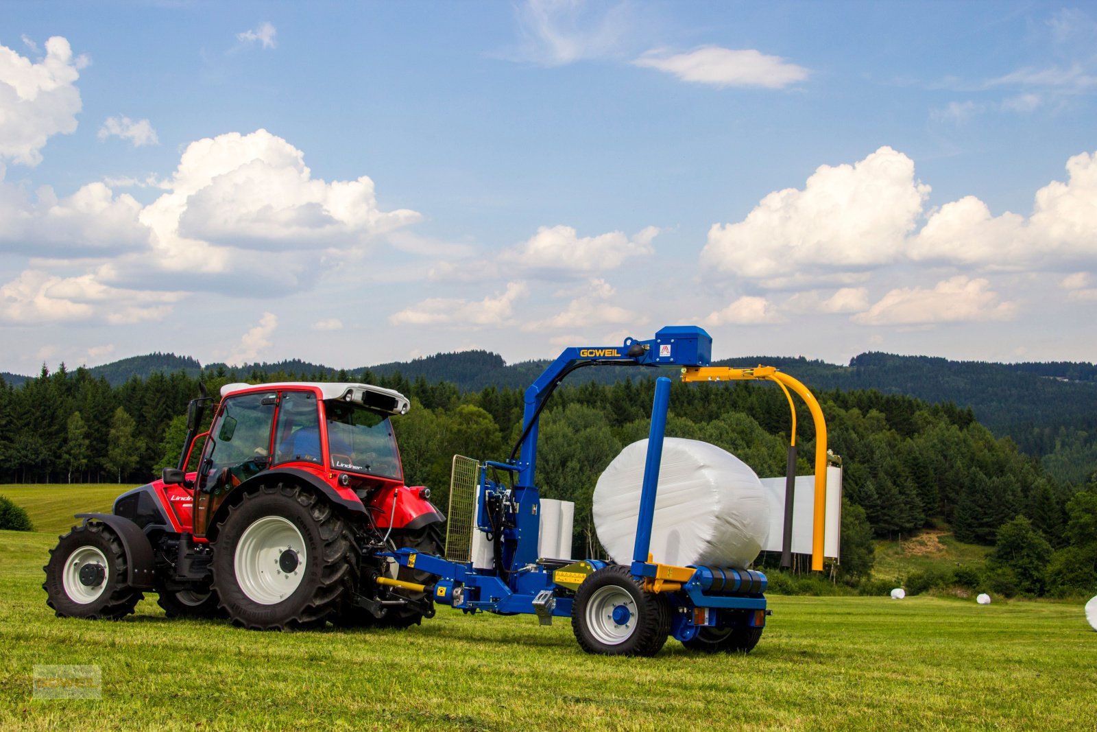 Ballenwickler des Typs Göweil G 2020, Neumaschine in Kirchschlag (Bild 1)