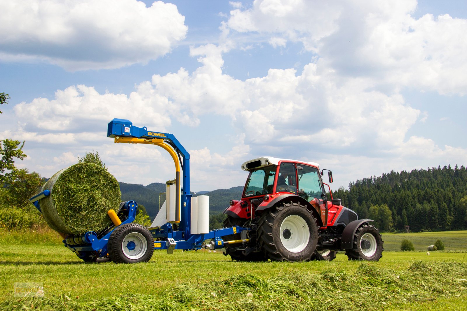 Ballenwickler des Typs Göweil G 2020, Neumaschine in Kirchschlag (Bild 2)