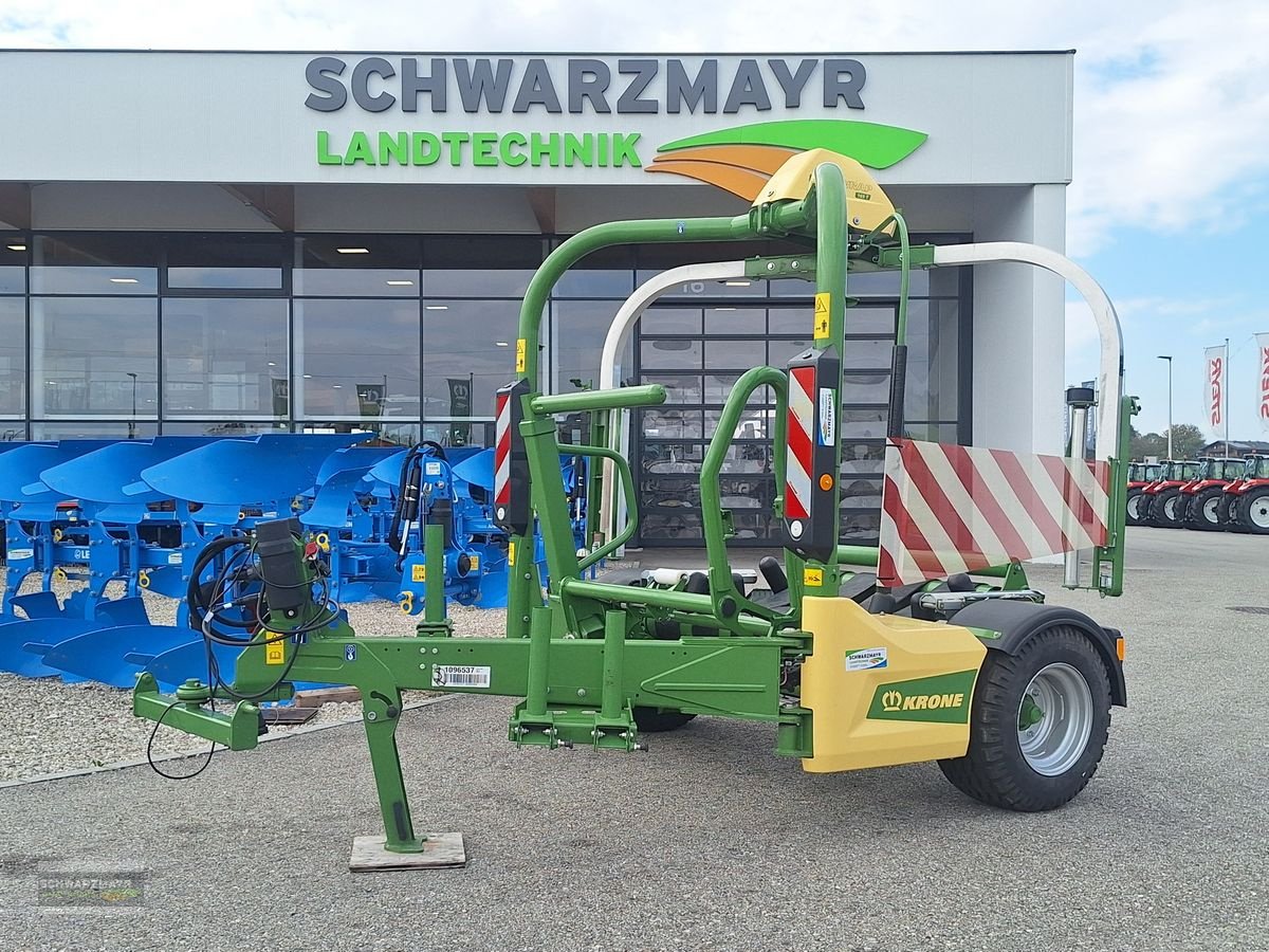 Ballenwickler of the type Krone EasyWrap 165 T, Neumaschine in Gampern (Picture 1)