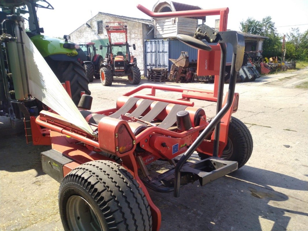 Ballenwickler van het type Kuhn RW 1610 e-twin, Gebrauchtmaschine in Liebenwalde (Foto 5)