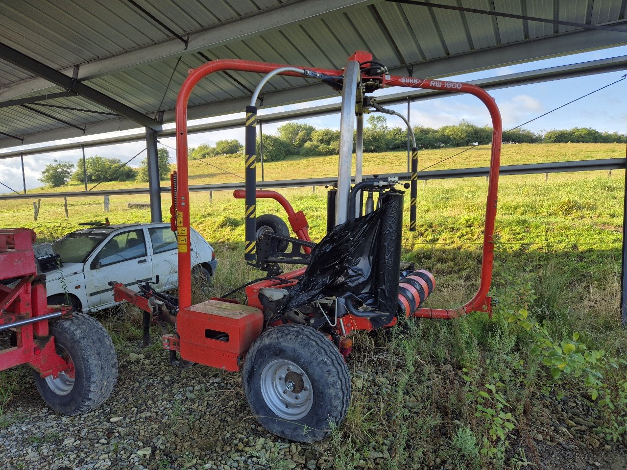 Ballenwickler del tipo Kuhn Rw1800m, Gebrauchtmaschine en MANDRES-SUR-VAIR (Imagen 3)