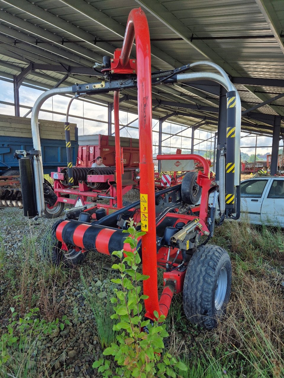 Ballenwickler tip Kuhn Rw1800m, Gebrauchtmaschine in MANDRES-SUR-VAIR (Poză 4)