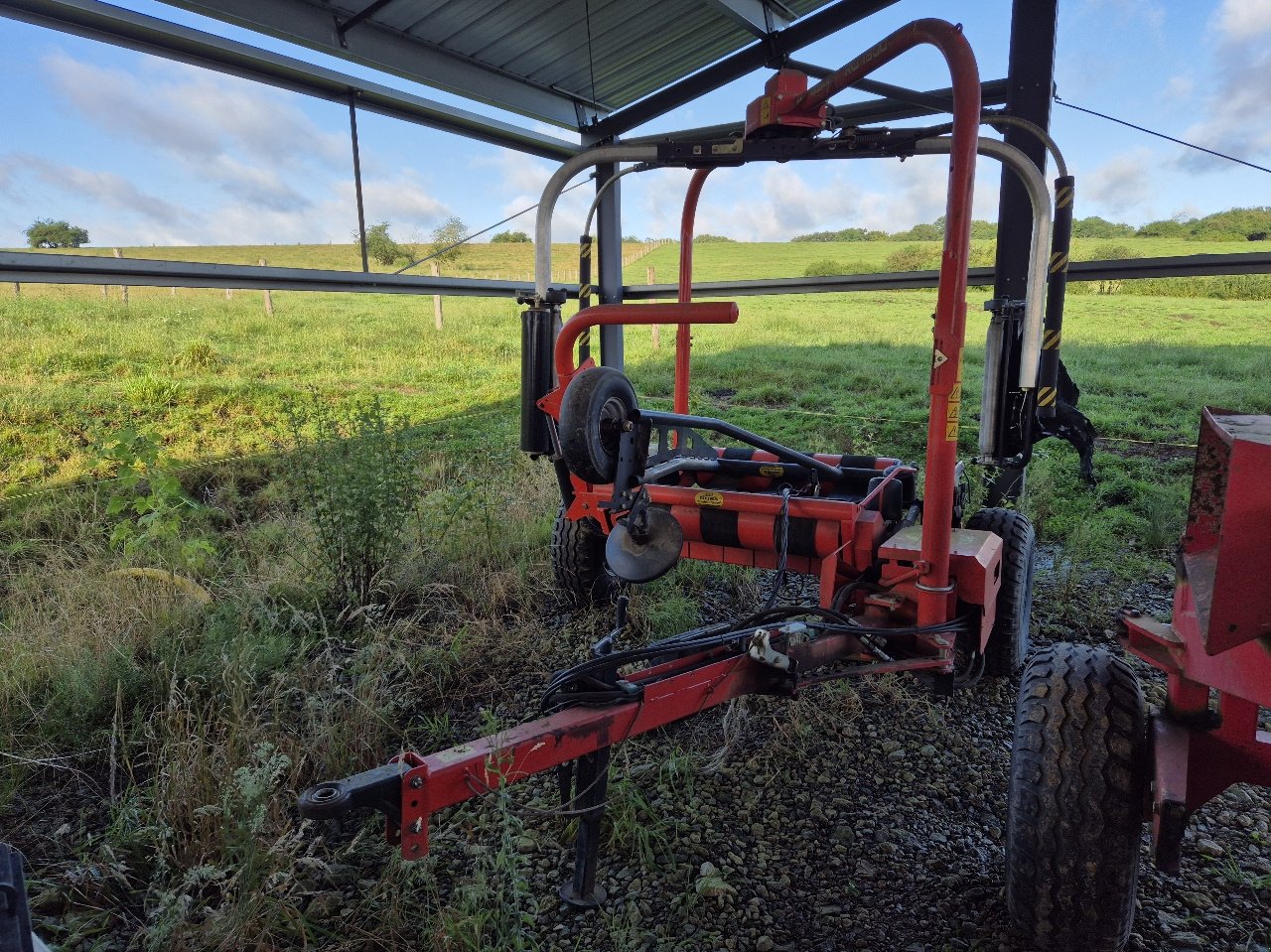 Ballenwickler del tipo Kuhn Rw1800m, Gebrauchtmaschine en MANDRES-SUR-VAIR (Imagen 1)