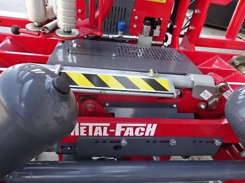 Ballenwickler Türe ait Metal-Fach Z- 629 SAT - EVO - Rundballenwieckelgerät, Neumaschine içinde Neureichenau (resim 14)