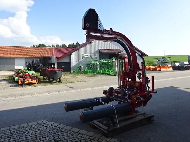 Ballenwickler van het type Metal-Fach Z- 629 SAT - EVO - Rundballenwieckelgerät, Neumaschine in Neureichenau (Foto 1)