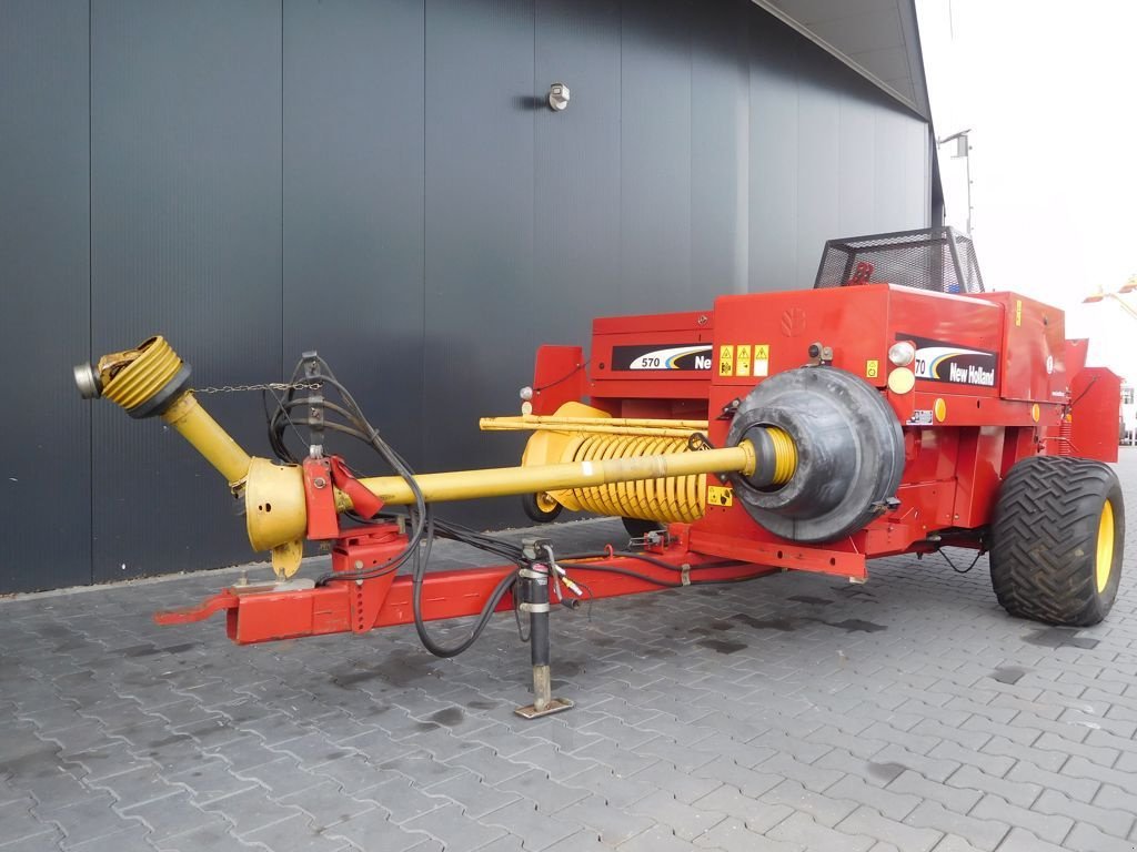 Ballenwickler del tipo New Holland 570, Gebrauchtmaschine en STAPHORST (Imagen 1)