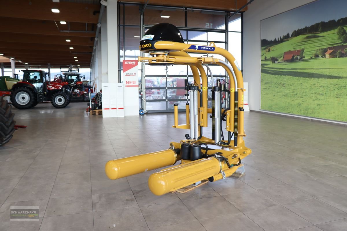 Ballenwickler van het type Tanco S200 VariWrap, Neumaschine in Gampern (Foto 1)