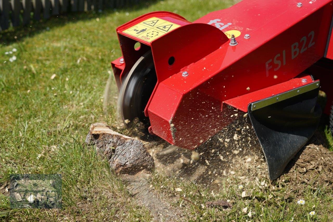 Baumstumpffräse des Typs FSI B22 Stubbenfräse /Wurzelfräse mit Benzinmotor und Radantrieb, Neumaschine in Schmallenberg (Bild 12)