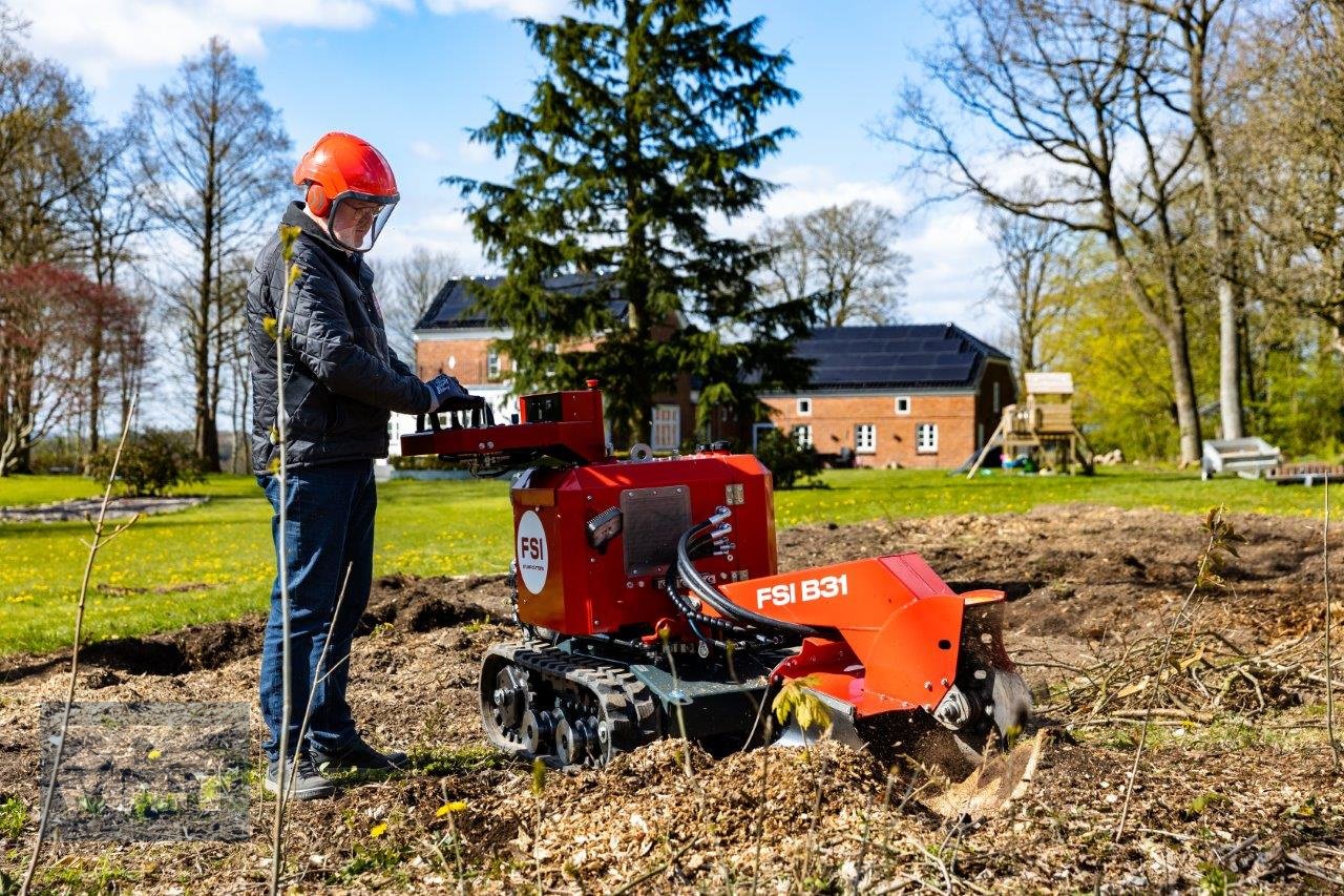 Baumstumpffräse des Typs FSI B31 TRACK Stubbenfräse /Wurzelfräse mit Benzinmotor & Kettenfahrwerk, Neumaschine in Schmallenberg (Bild 13)