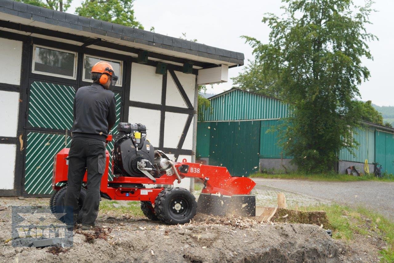 Baumstumpffräse типа FSI B38 2WD Stubbenfräse /Wurzelfräse mit Benzinmotor und Radantrieb, Neumaschine в Schmallenberg (Фотография 7)