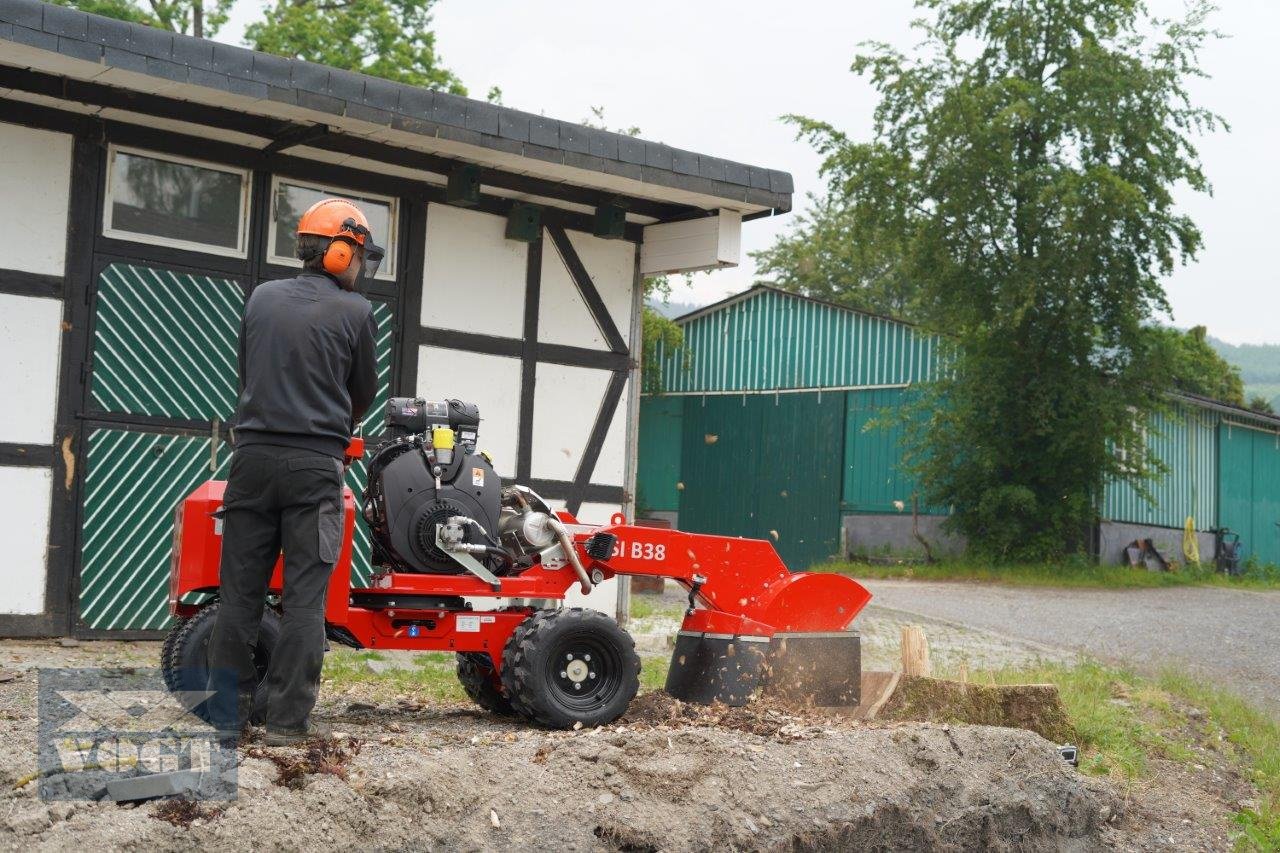 Baumstumpffräse typu FSI B38 2WD Stubbenfräse /Wurzelfräse mit Benzinmotor und Radantrieb, Neumaschine v Schmallenberg (Obrázek 12)