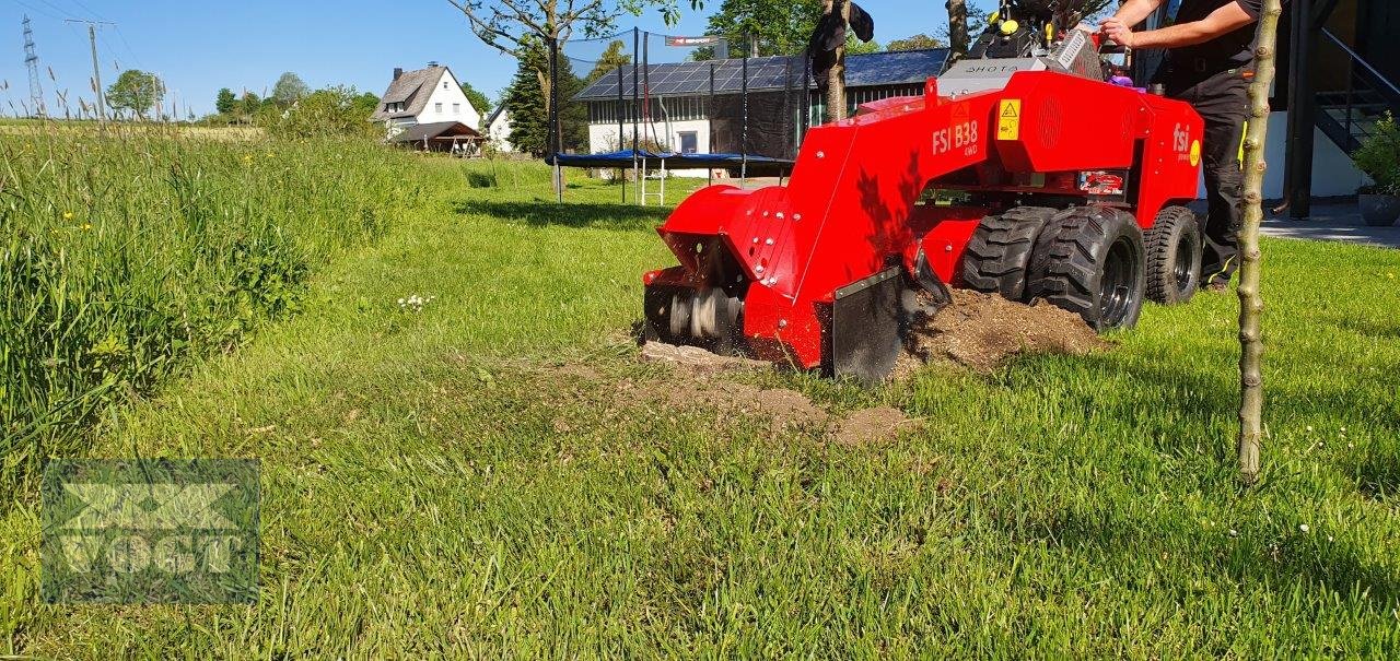 Baumstumpffräse typu FSI B38 4WD Stubbenfräse /Wurzelfräse mit Benzinmotor und Allradantrieb, Neumaschine v Schmallenberg (Obrázek 11)