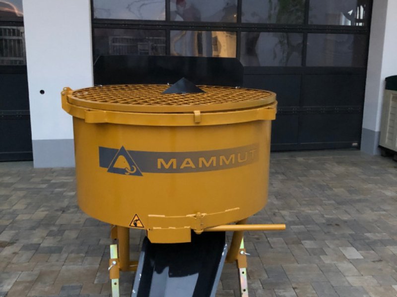Betonmischer des Typs Mammut TM 125, Neumaschine in Rennertshofen (Bild 1)