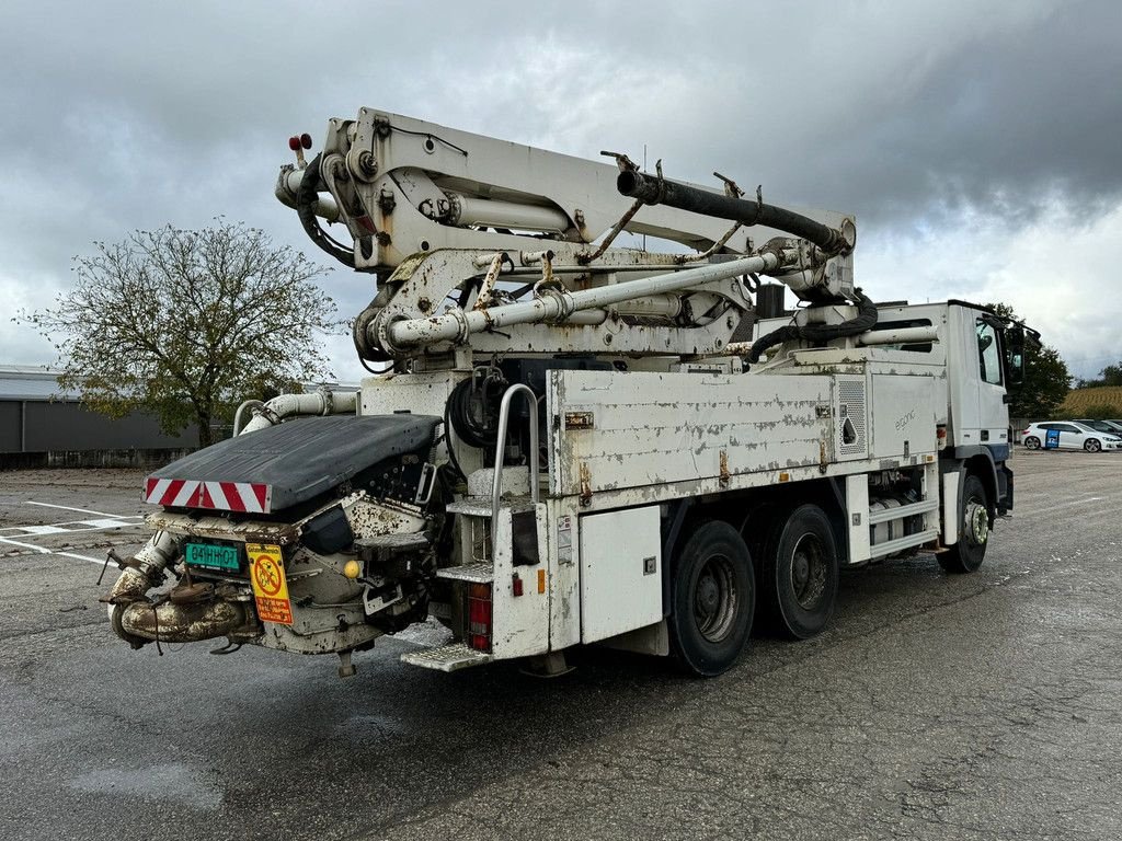 Betonpumpe du type Sonstige Mercedes Benz Actros 2632 6x4 with Putzmeister BSF 24-4 11 24m concrete pump, Gebrauchtmaschine en Velddriel (Photo 5)