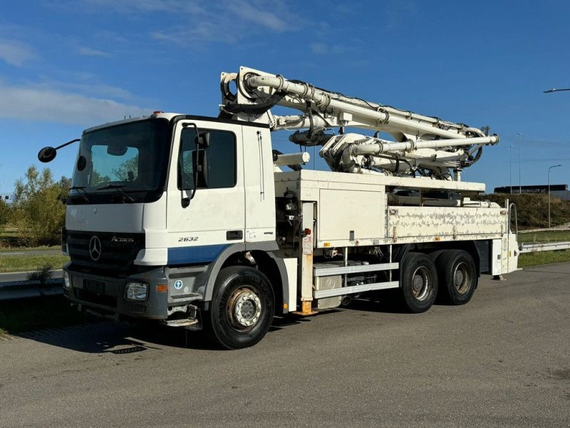 Betonpumpe des Typs Sonstige Mercedes Benz Actros 2632 6x4 with Putzmeister BSF 24-4 11 24m concrete pump, Gebrauchtmaschine in Velddriel (Bild 1)