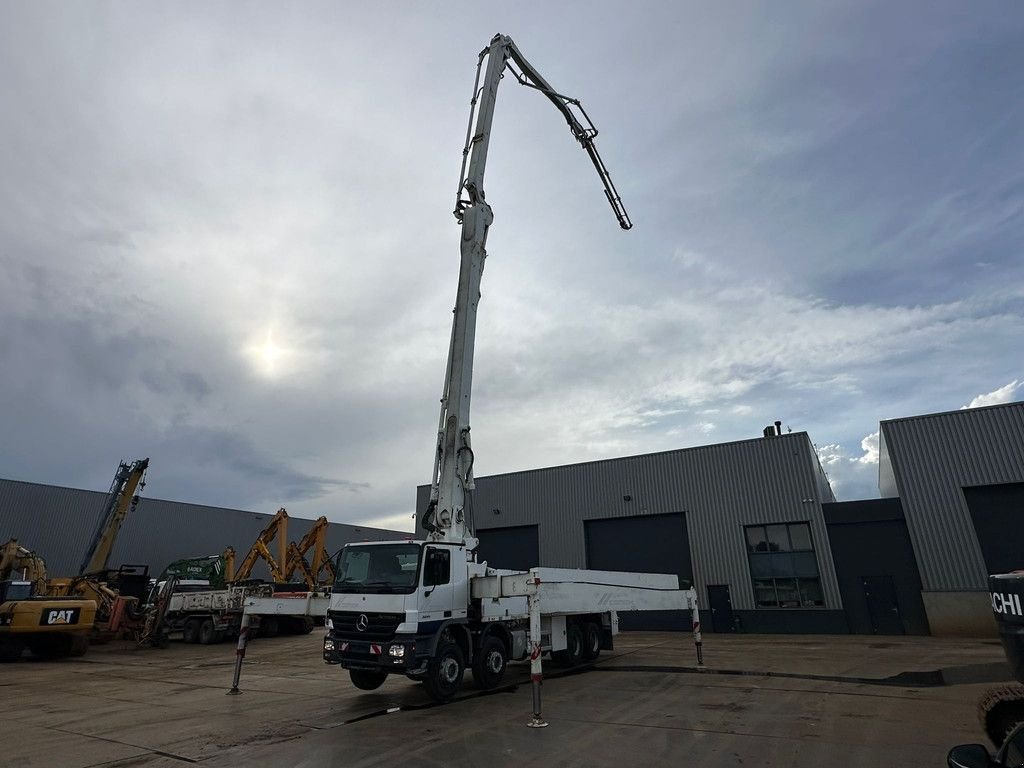 Betonpumpe of the type Sonstige Mercedes Benz Actros 3241 8x4/4 with Putzmeister BSF42-4 16 42m pump, Gebrauchtmaschine in Velddriel (Picture 10)