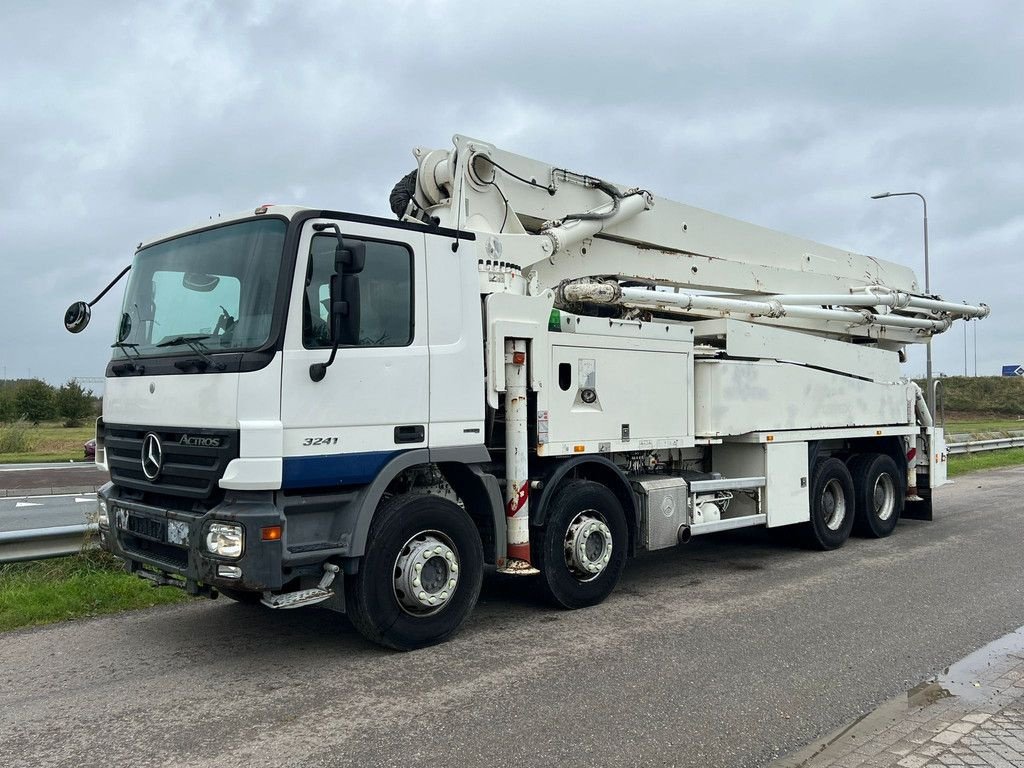 Betonpumpe Türe ait Sonstige Mercedes Benz Actros 3241 8x4/4 with Putzmeister BSF42-4 16 42m pump, Gebrauchtmaschine içinde Velddriel (resim 1)