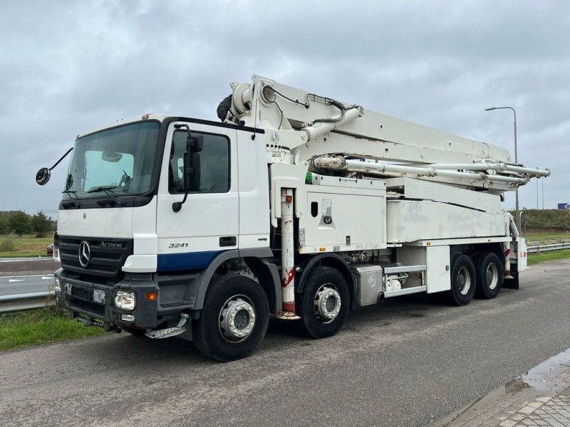 Betonpumpe типа Sonstige Mercedes Benz Actros 3241 8x4/4 with Putzmeister BSF42-4 16 42m pump, Gebrauchtmaschine в Velddriel (Фотография 1)