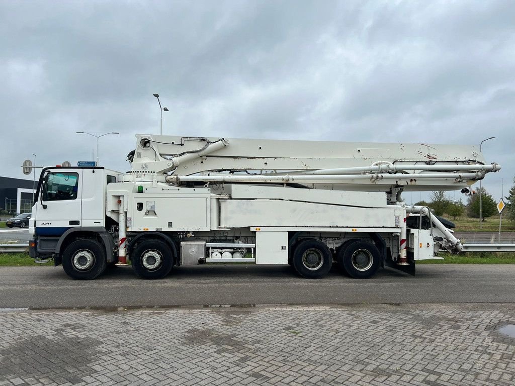 Betonpumpe Türe ait Sonstige Mercedes Benz Actros 3241 8x4/4 with Putzmeister BSF42-4 16 42m pump, Gebrauchtmaschine içinde Velddriel (resim 2)